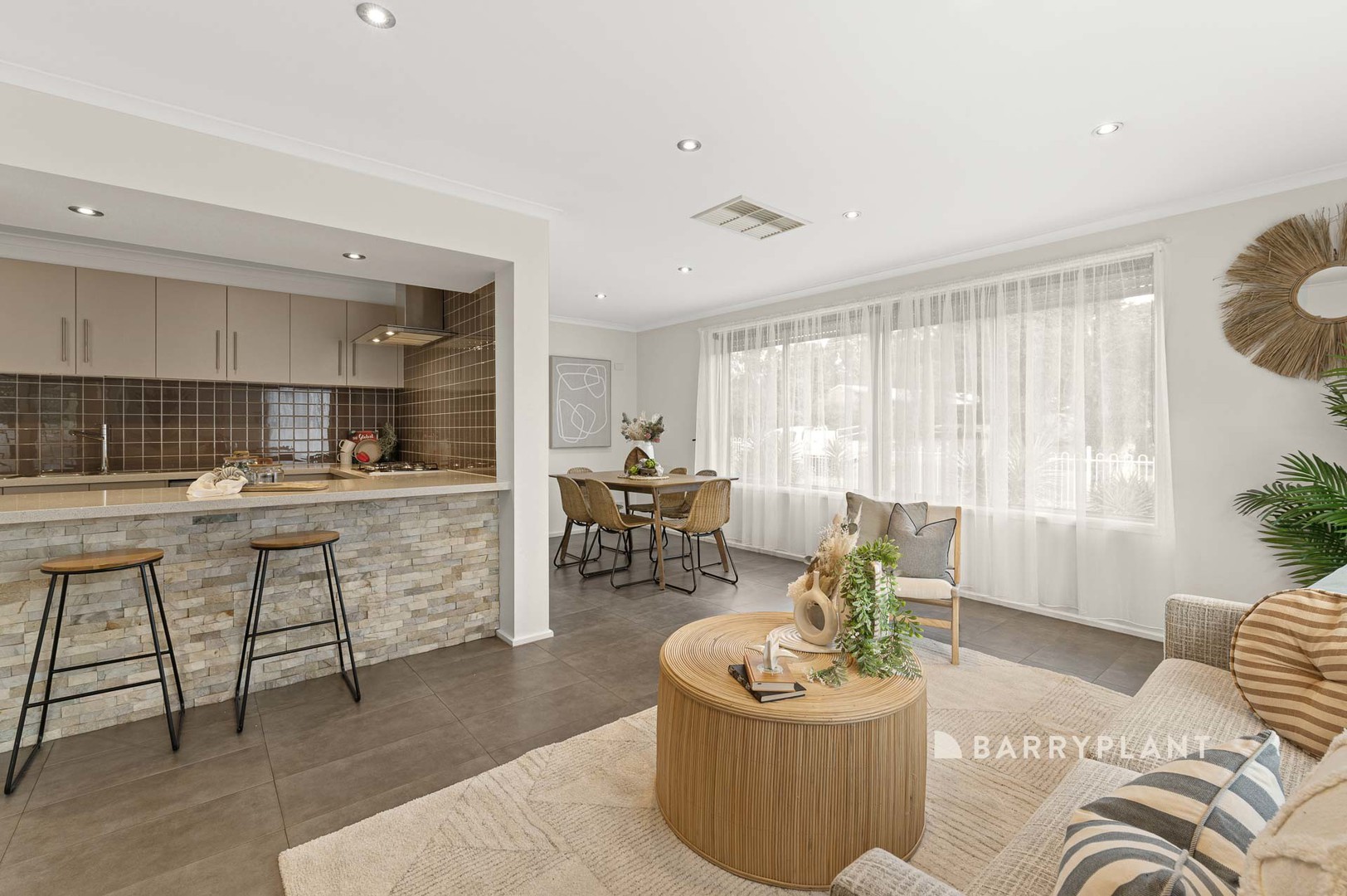 13 Fountain Drive, Narre Warren, VIC 3805, Narre Warren - Thumbnail 3