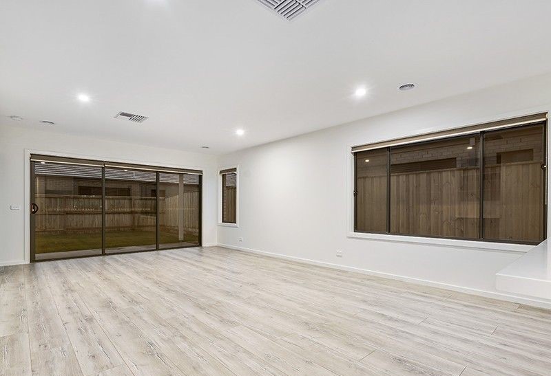 13 Galveston Avenue, Fraser Rise, VIC 3336, Fraser Rise - Thumbnail 2