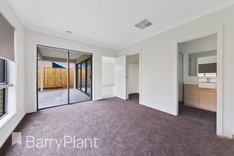 13 Galveston Avenue, Fraser Rise, VIC 3336, Fraser Rise - Thumbnail 5
