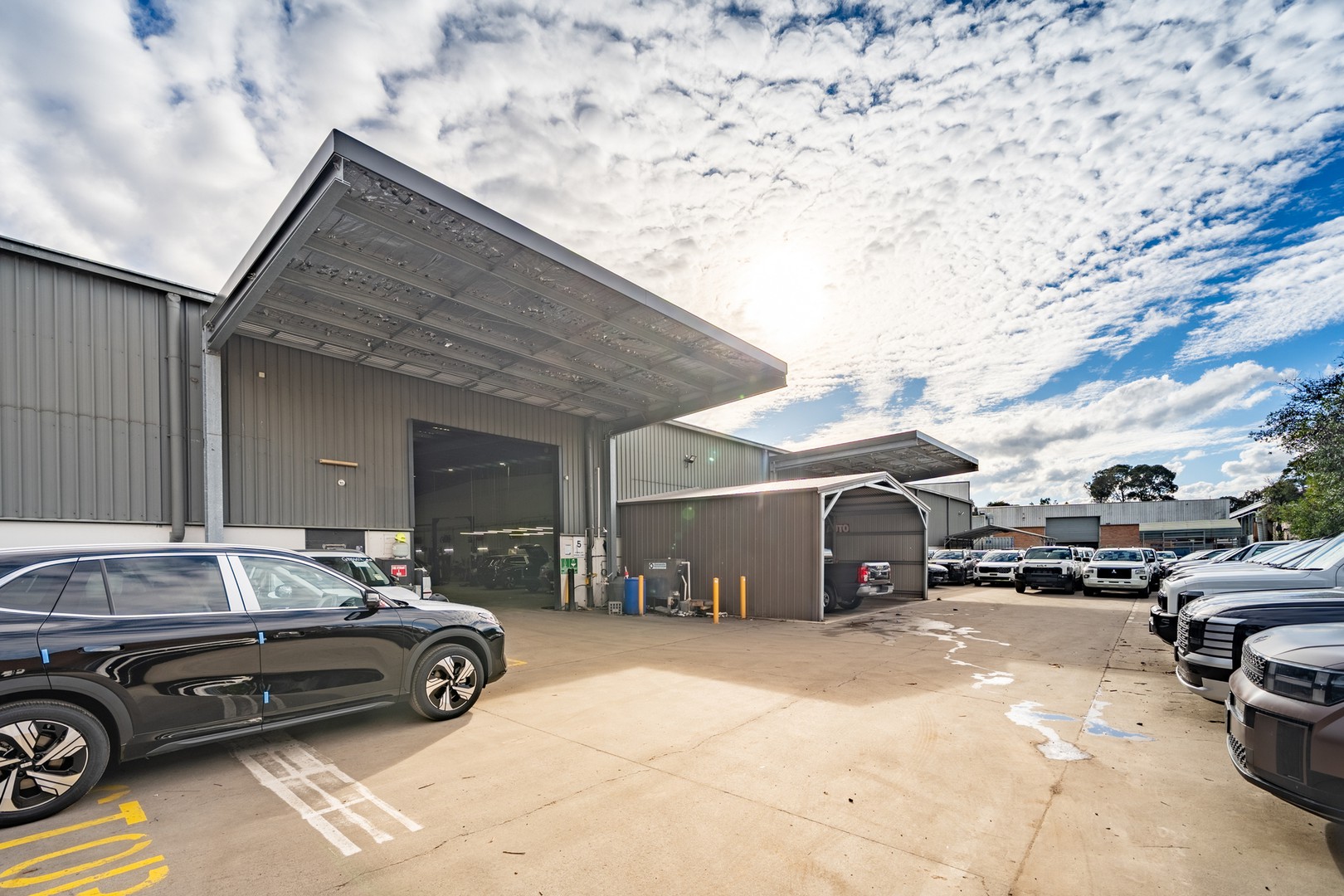 13 Gilbert Park Drive, Knoxfield, VIC 3180 - Thumbnail 2 - 28/07/2026