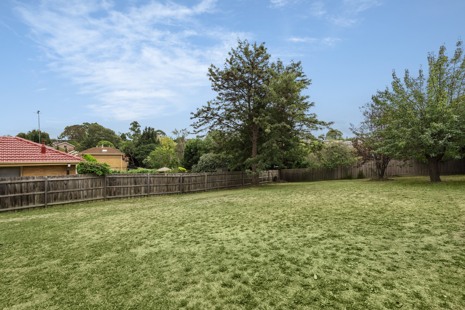 13 Greendale Road, Doncaster East, VIC 3109 - Thumbnail 2 - 29/03/2022