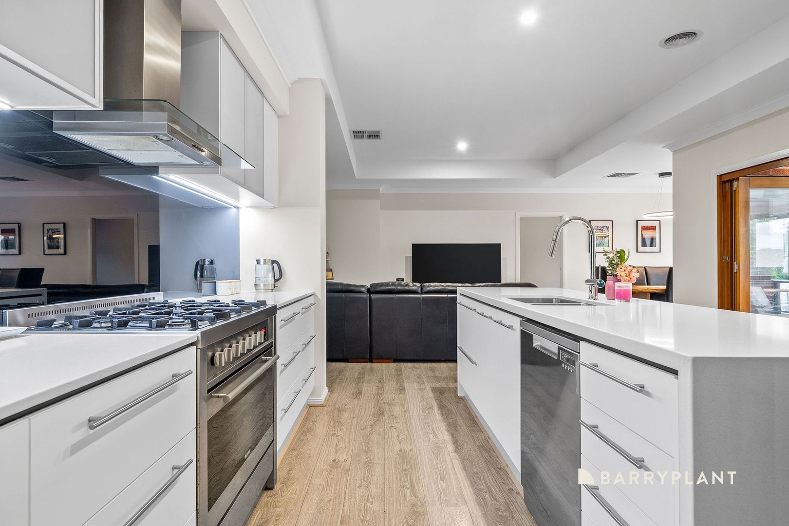 13 Greenside Way, Mernda, VIC 3754, Mernda - Thumbnail 6