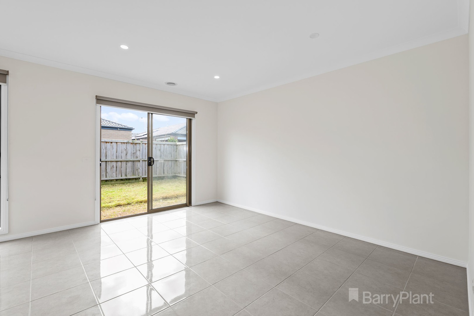 13 Guernsey Street, Clyde North, VIC 3978, Clyde North - Thumbnail 5