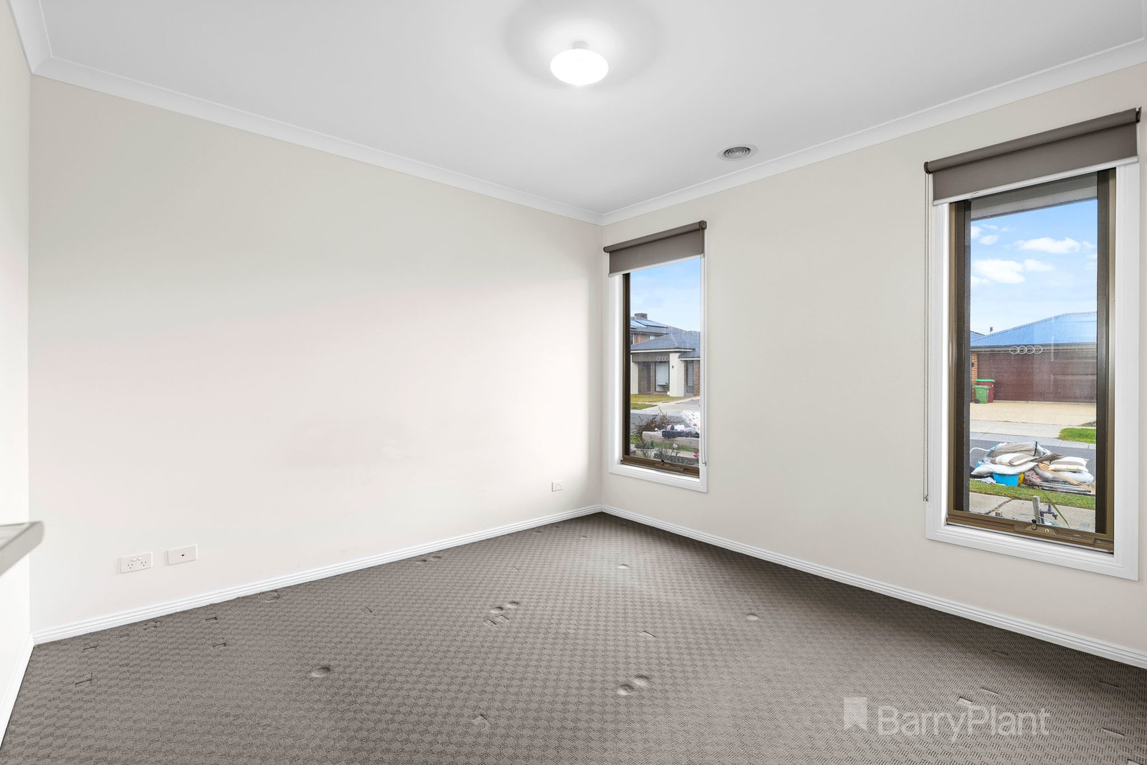 13 Guernsey Street, Clyde North, VIC 3978, Clyde North - Thumbnail 8