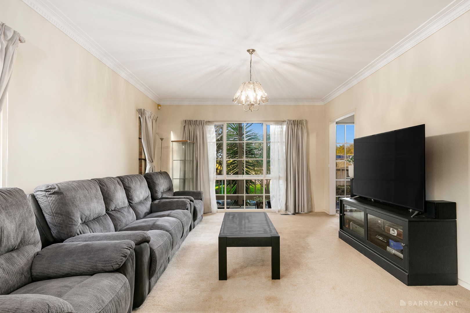 13 Happy Valley Court, Doncaster East, VIC 3109 - Thumbnail 2 - 26/08/2025