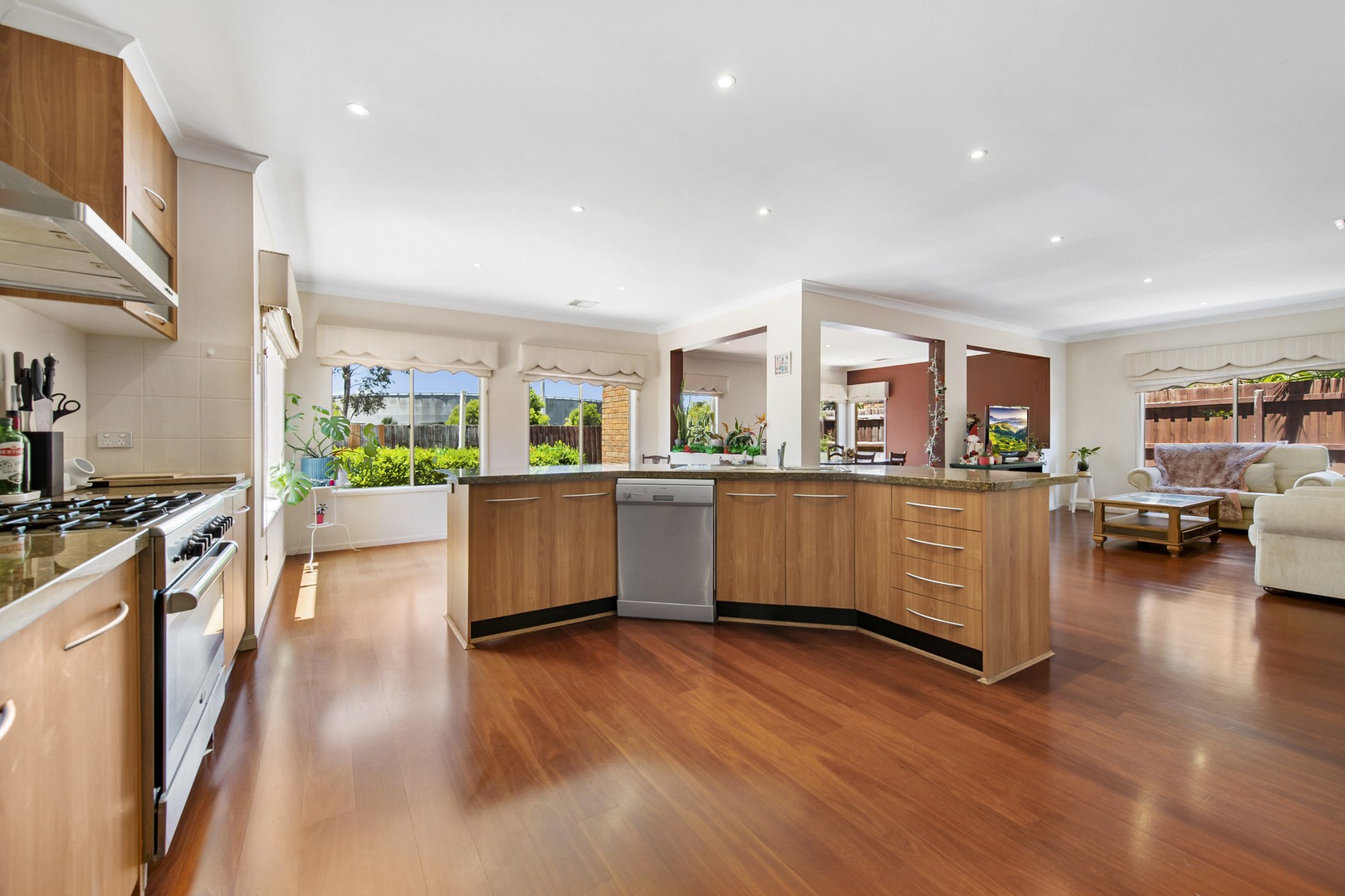 13 Hawthorn Grove, Taylors Hill, VIC 3037, Taylors Hill - Thumbnail 5