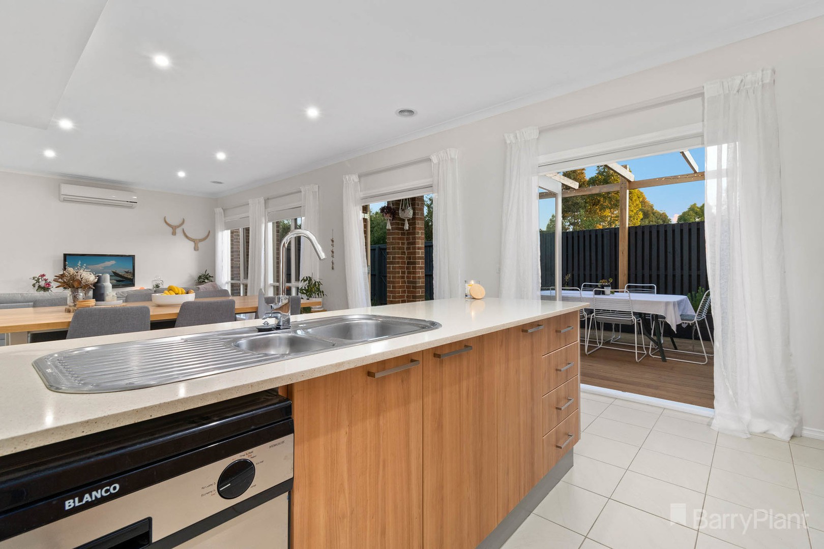 13 Hickory Drive, Narre Warren South, VIC 3805, Narre Warren South - Thumbnail 5