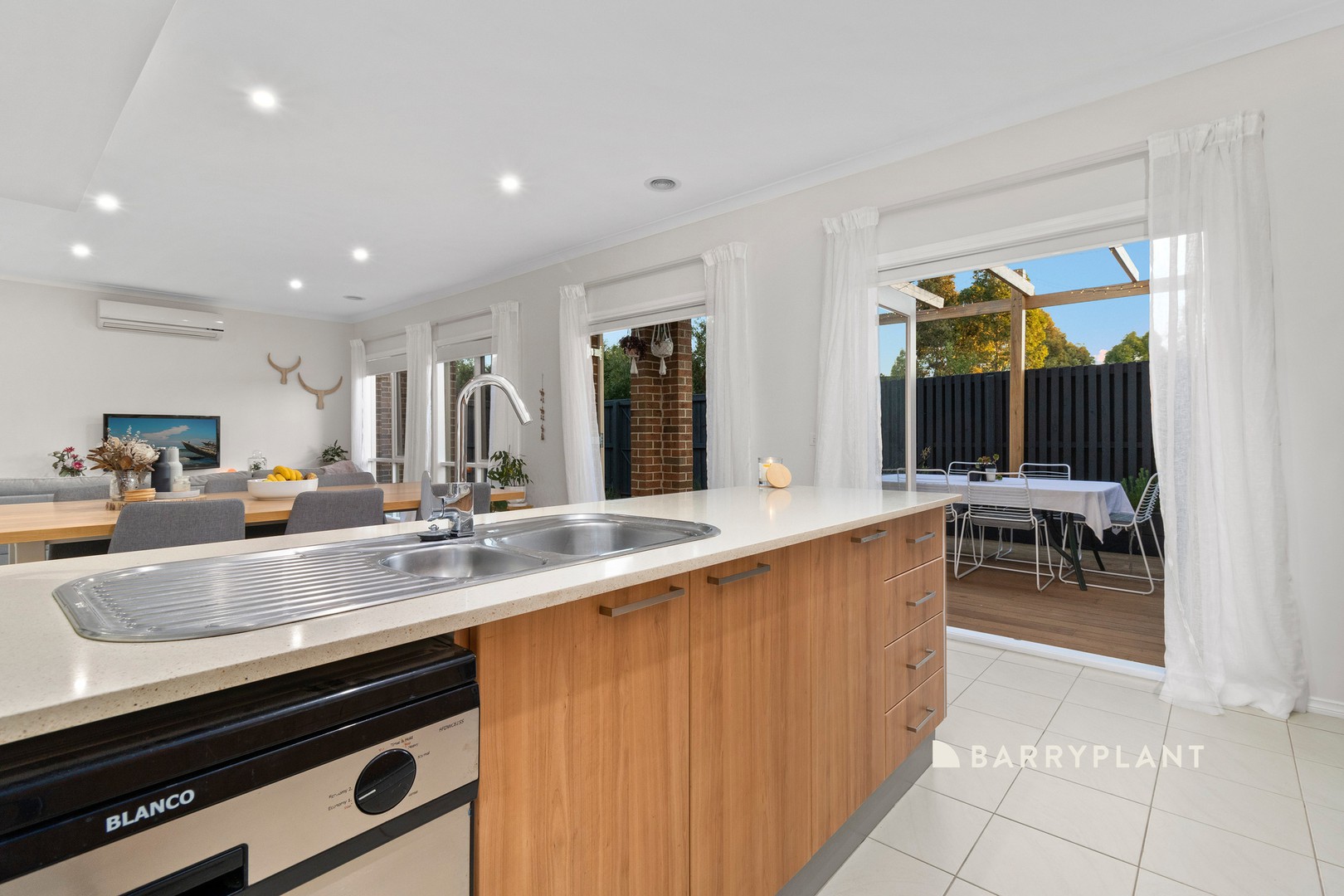 13 Hickory Drive, Narre Warren South, VIC 3805, Narre Warren South - Thumbnail 5