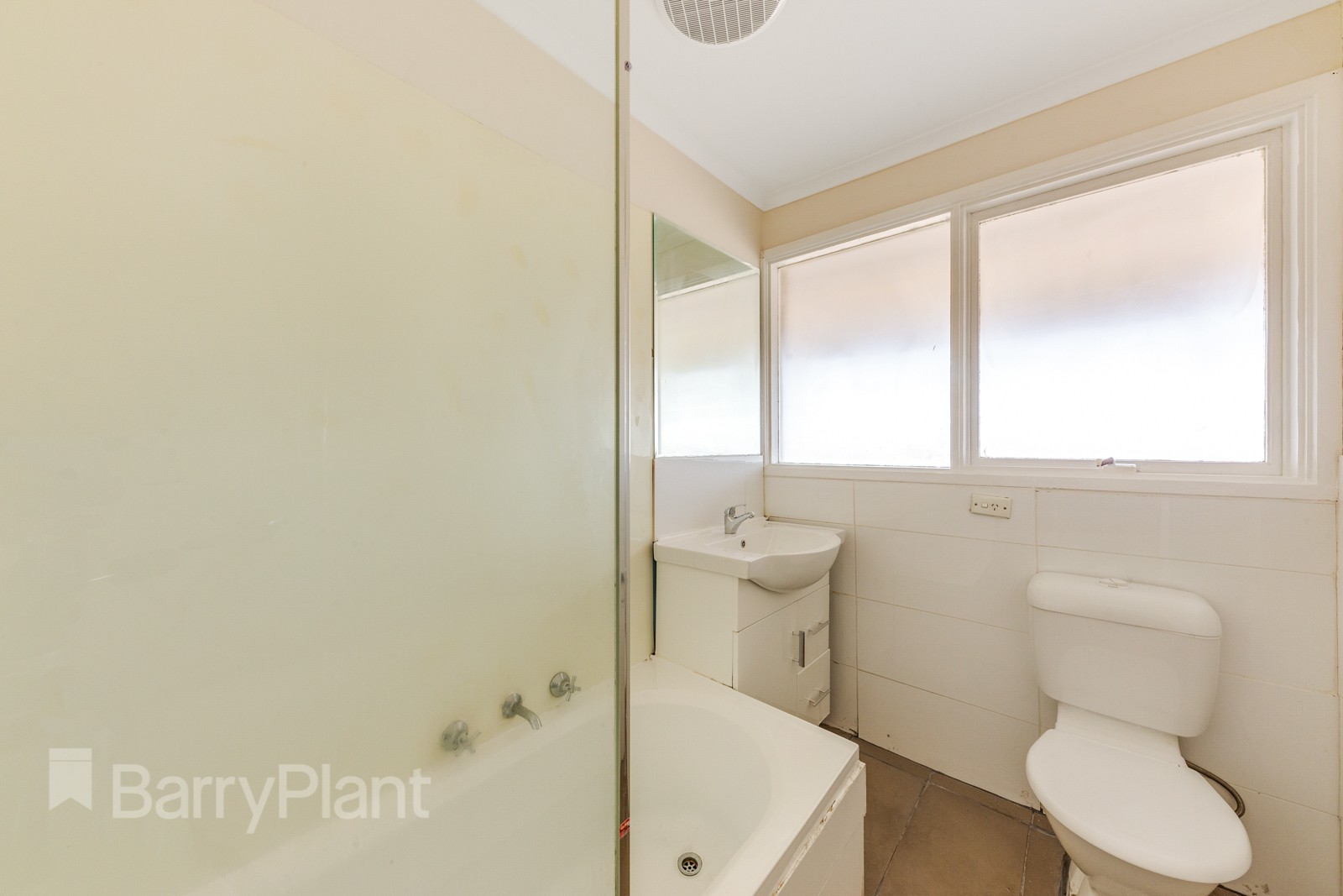 13 Highcombe Crescent, St Albans, VIC 3021, St Albans - Thumbnail 6
