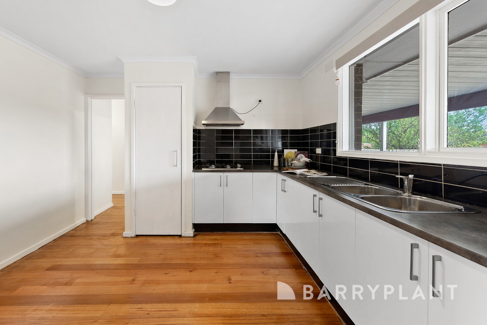 13 Highcombe Crescent, St Albans, VIC 3021, St Albans - Thumbnail 6