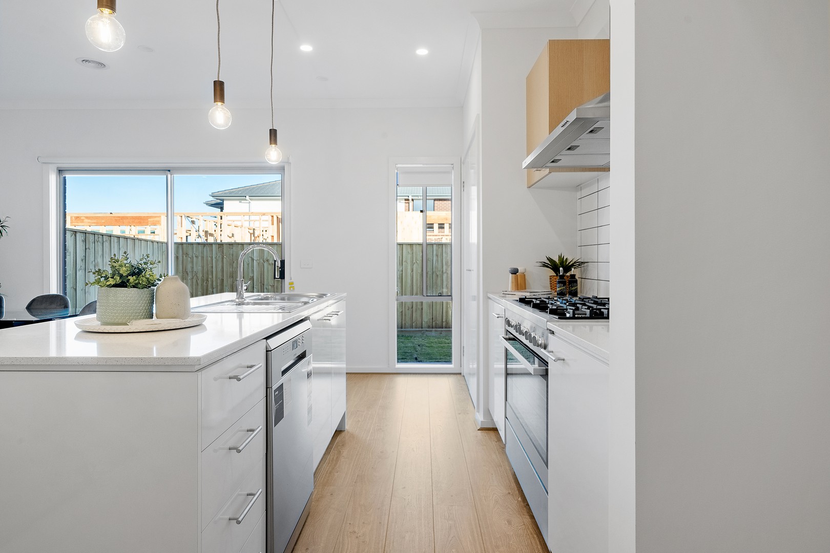 13 Horseshoe Parade, Fraser Rise, VIC 3336, Fraser Rise - Thumbnail 3