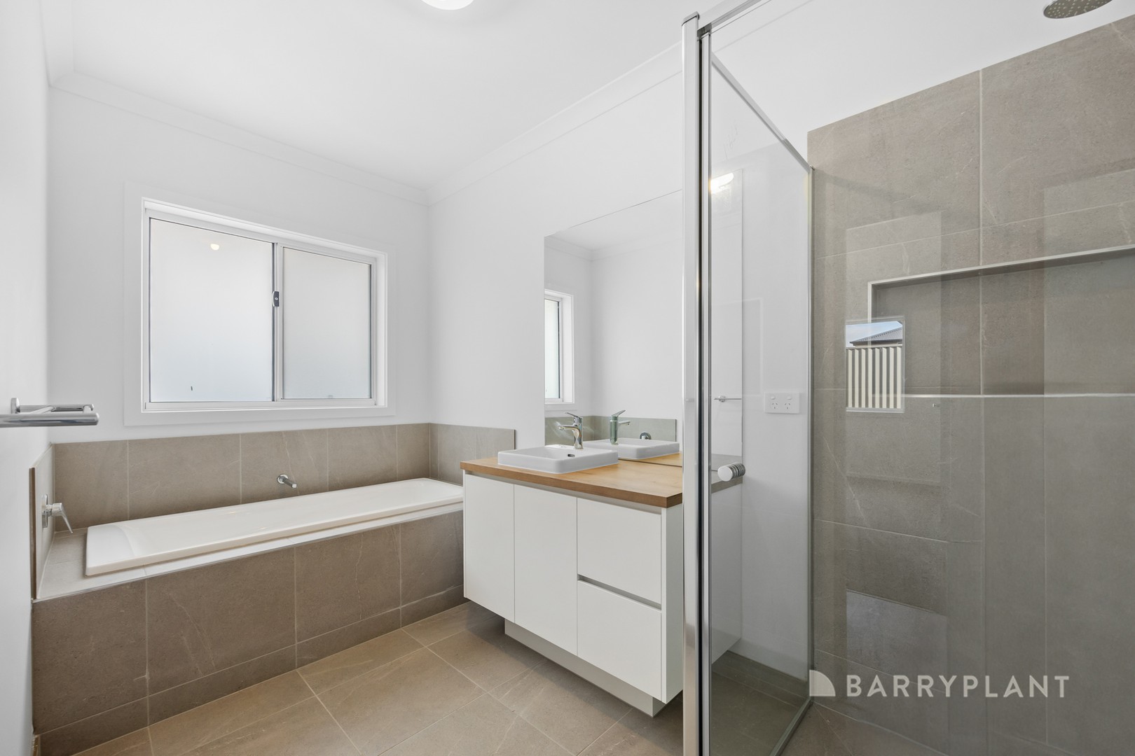 13 Hubbard St, Lucas, VIC 3350 - Thumbnail 2 - 04/06/2024