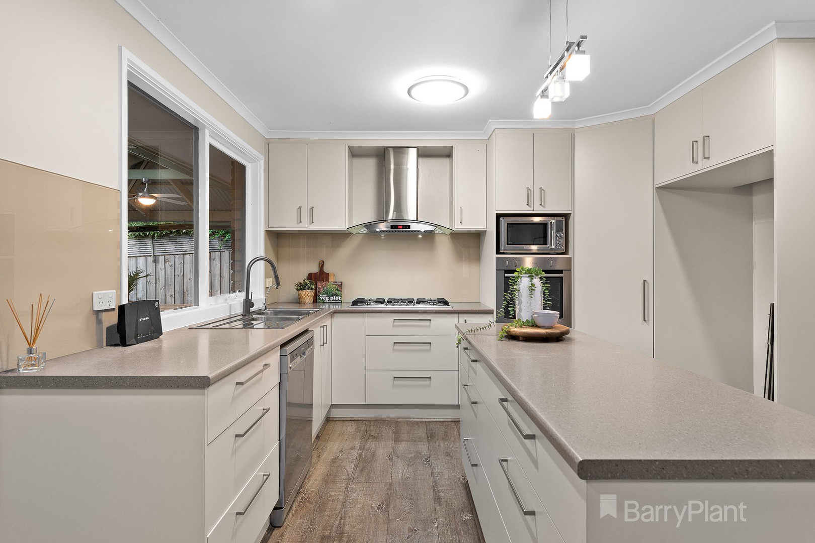 13 Inverness Close, Pakenham, VIC 3810, Pakenham - Thumbnail 7