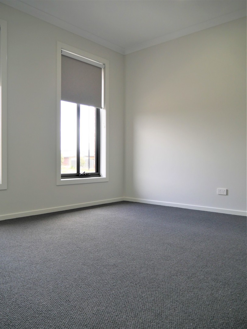 13 Irvine Avenue, Strathtulloh, VIC 3338, Strathtulloh - Thumbnail 3