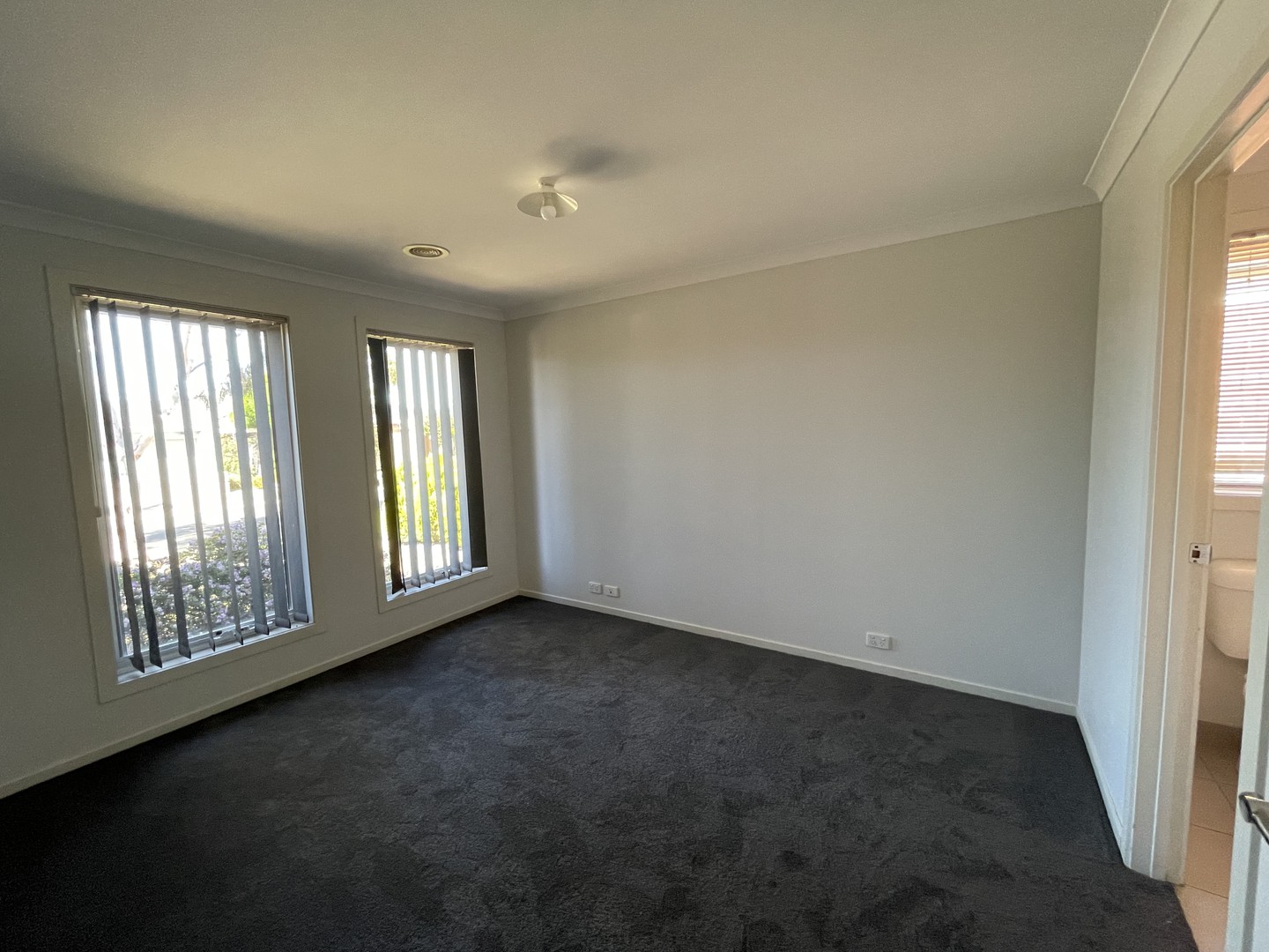 13 Isabella Way, Tarneit, VIC 3029 - Thumbnail 2 - 12/11/2021