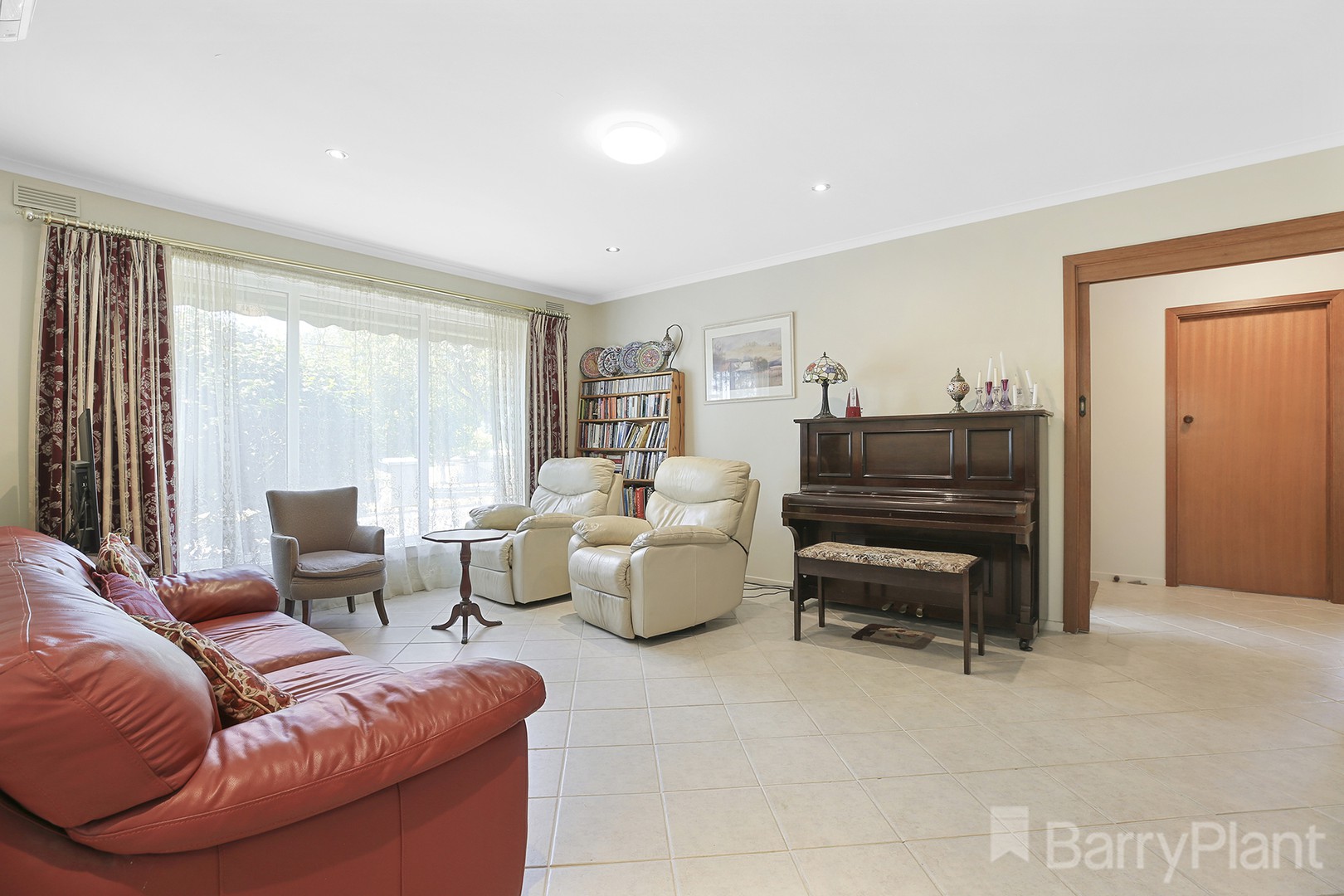 13 Johnson Avenue, Drouin, VIC 3818, Drouin - Thumbnail 4