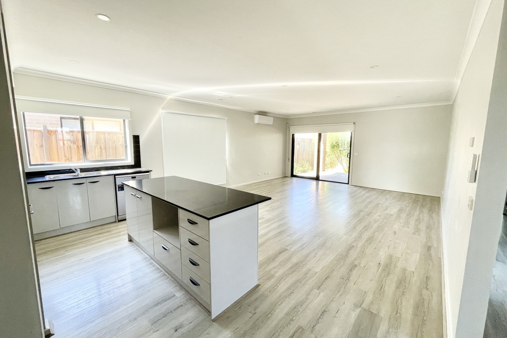 13 Kallis Way, Rockbank, VIC 3335, Rockbank - Thumbnail 7