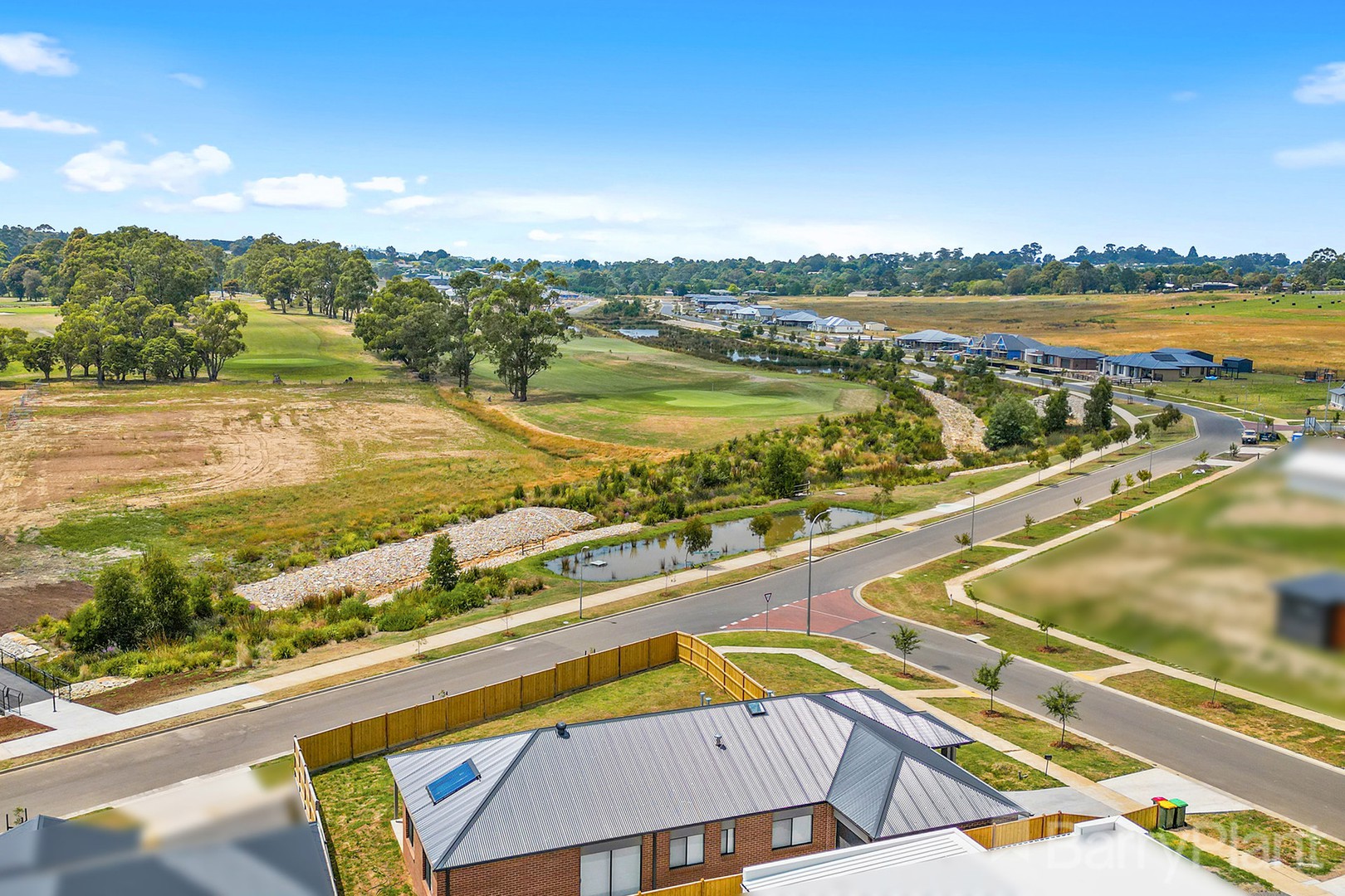 13 Kingston Heath Drive, Drouin, VIC 3818, Drouin - Thumbnail 2