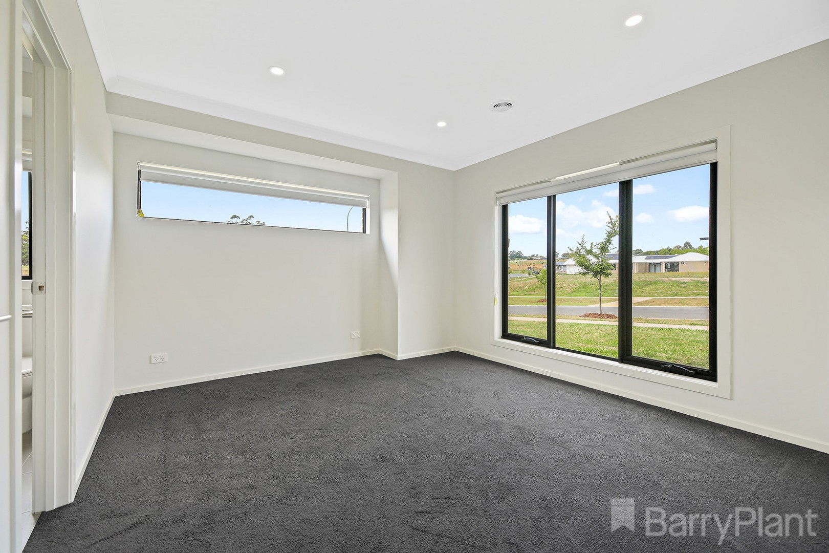 13 Kingston Heath Drive, Drouin, VIC 3818, Drouin - Thumbnail 4