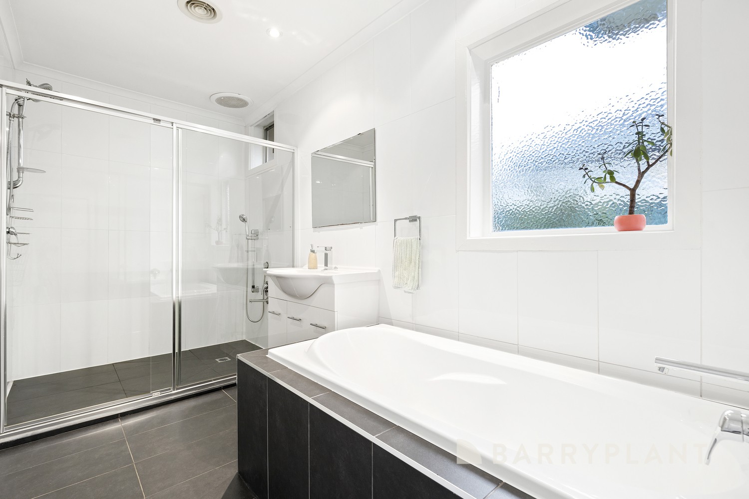 13 Landbury Road, Bundoora, VIC 3083, Bundoora - Thumbnail 8