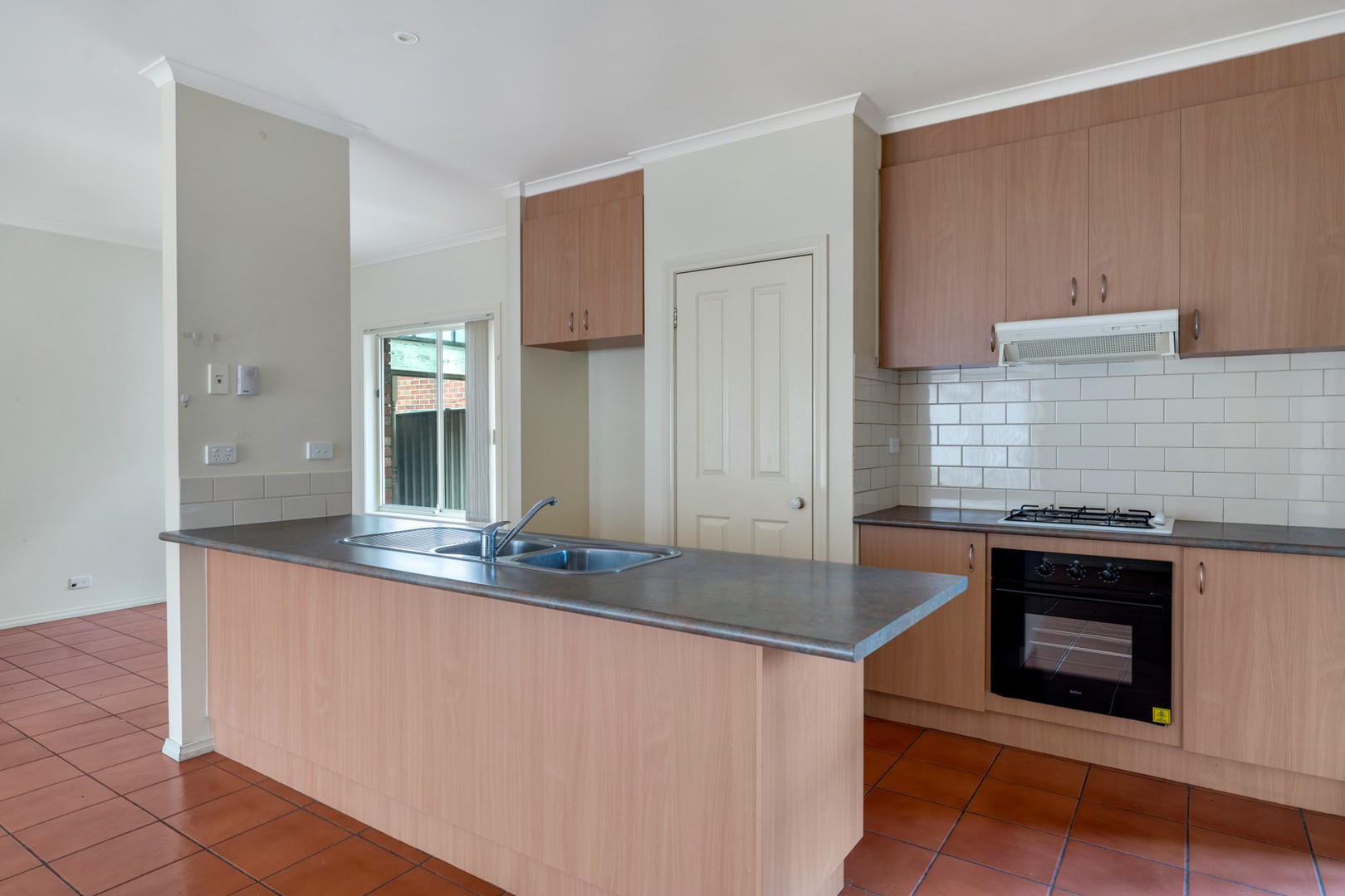 13 Leawood Glade, Craigieburn, VIC 3064, Craigieburn - Thumbnail 3