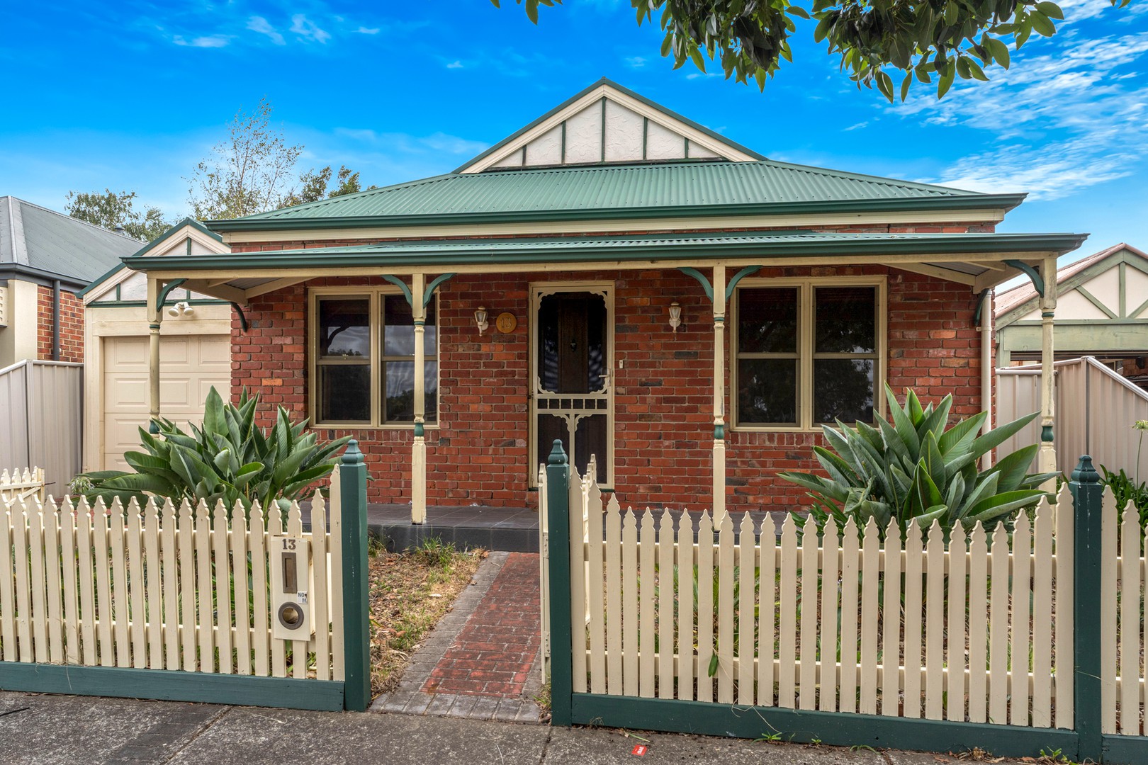 13 Leawood Glade, Craigieburn, VIC 3064, Craigieburn - Thumbnail 2