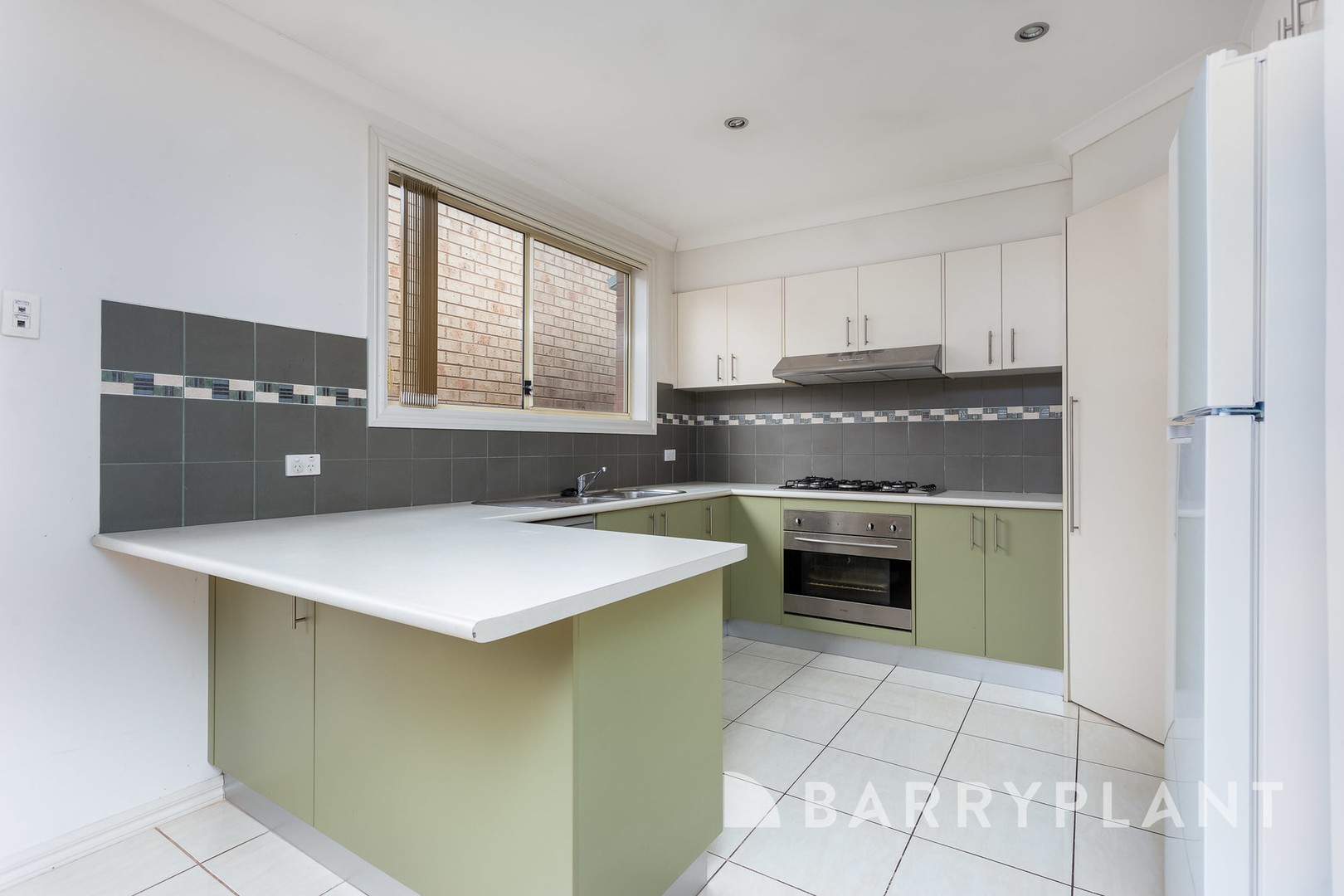 13 Licodia Avenue, Point Cook, VIC 3030, Point Cook - Thumbnail 2