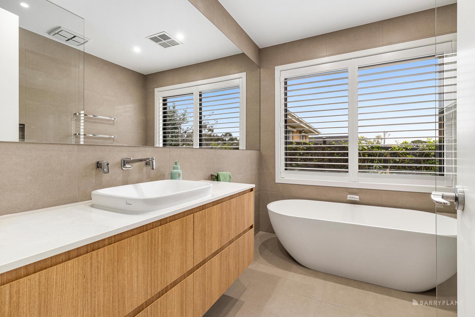 13 Madeleine Street, Doncaster, VIC 3108, Doncaster - Thumbnail 7