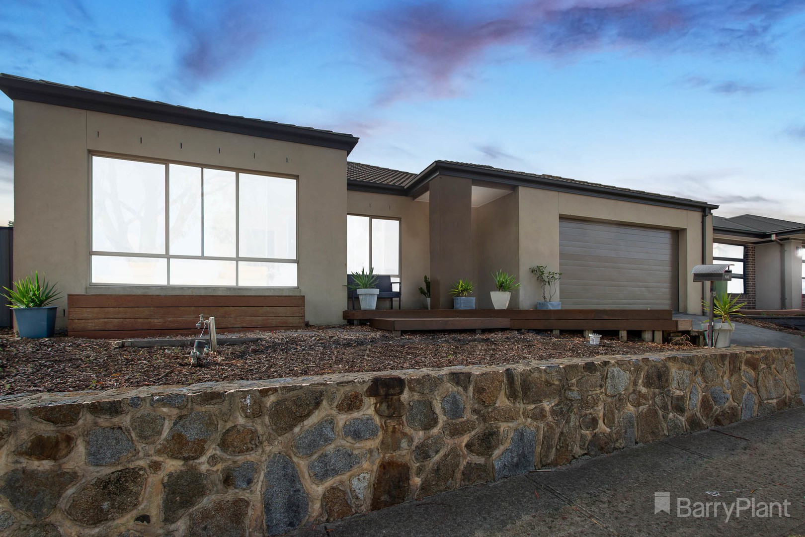 13 Maggiore Crescent, Pakenham, VIC 3810, Pakenham - Thumbnail 2