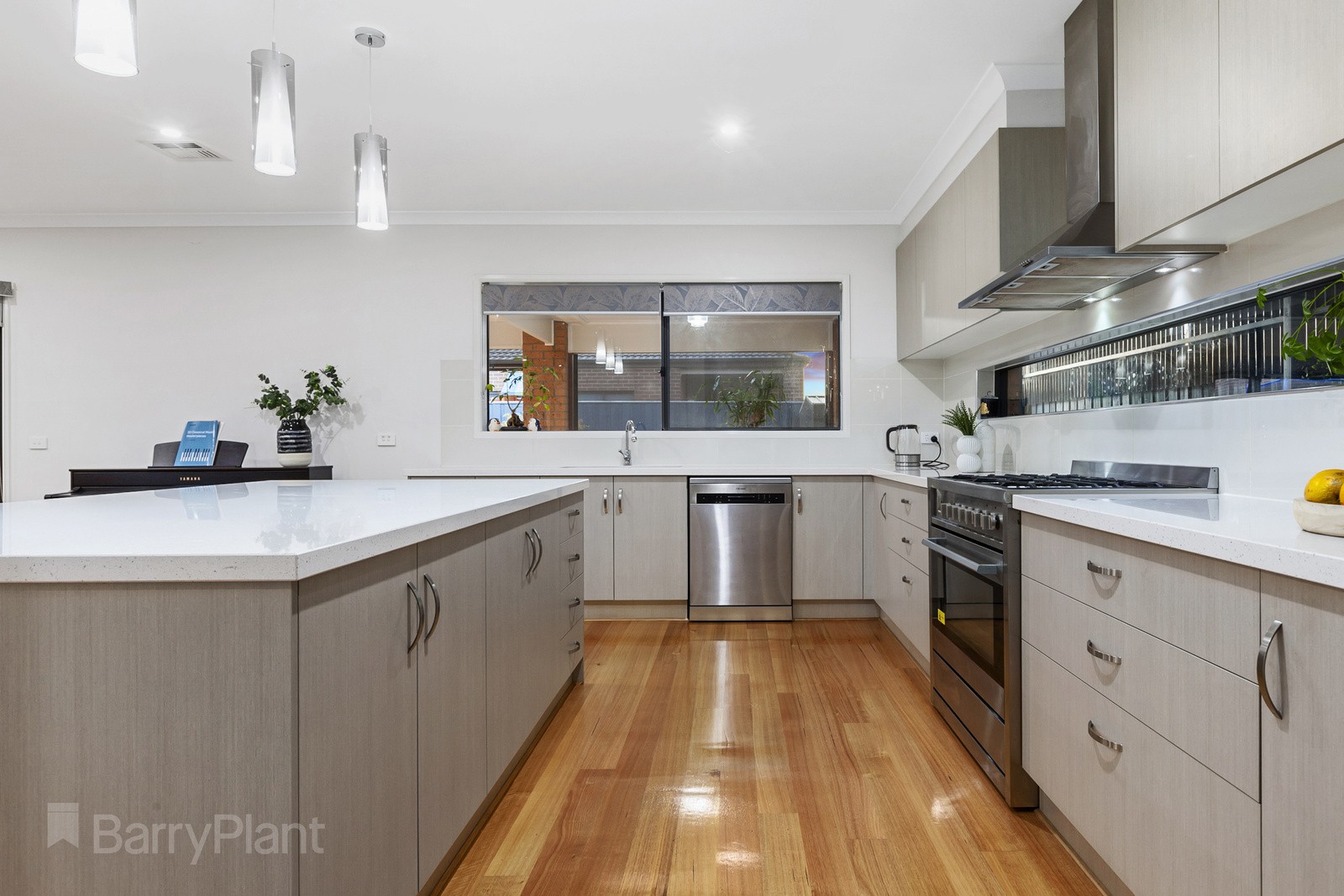 13 Maiden Crescent, Point Cook, VIC 3030, Point Cook - Thumbnail 8