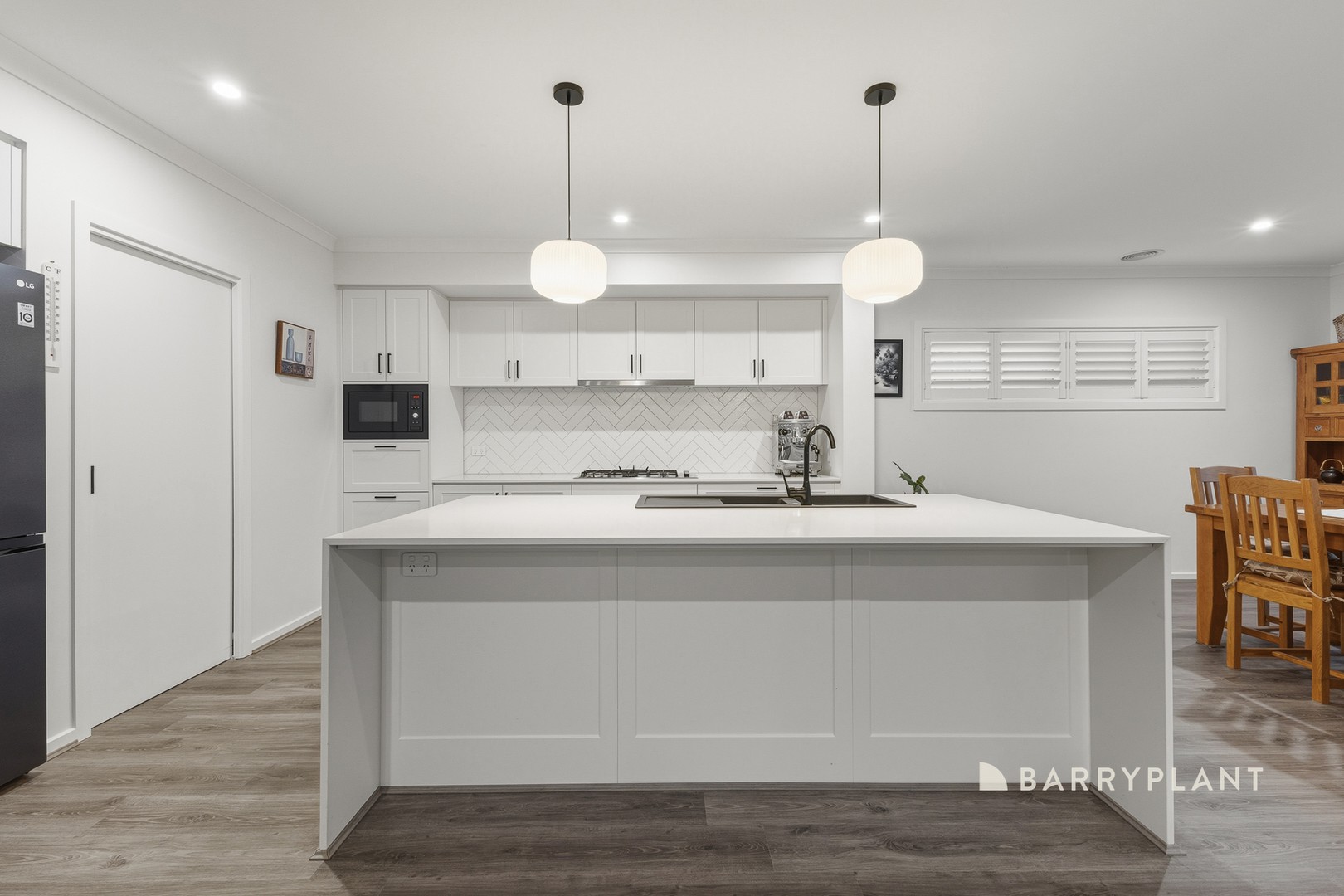 13 Mainstone Street, Drouin, VIC 3818 - Thumbnail 2 - 01/12/2025