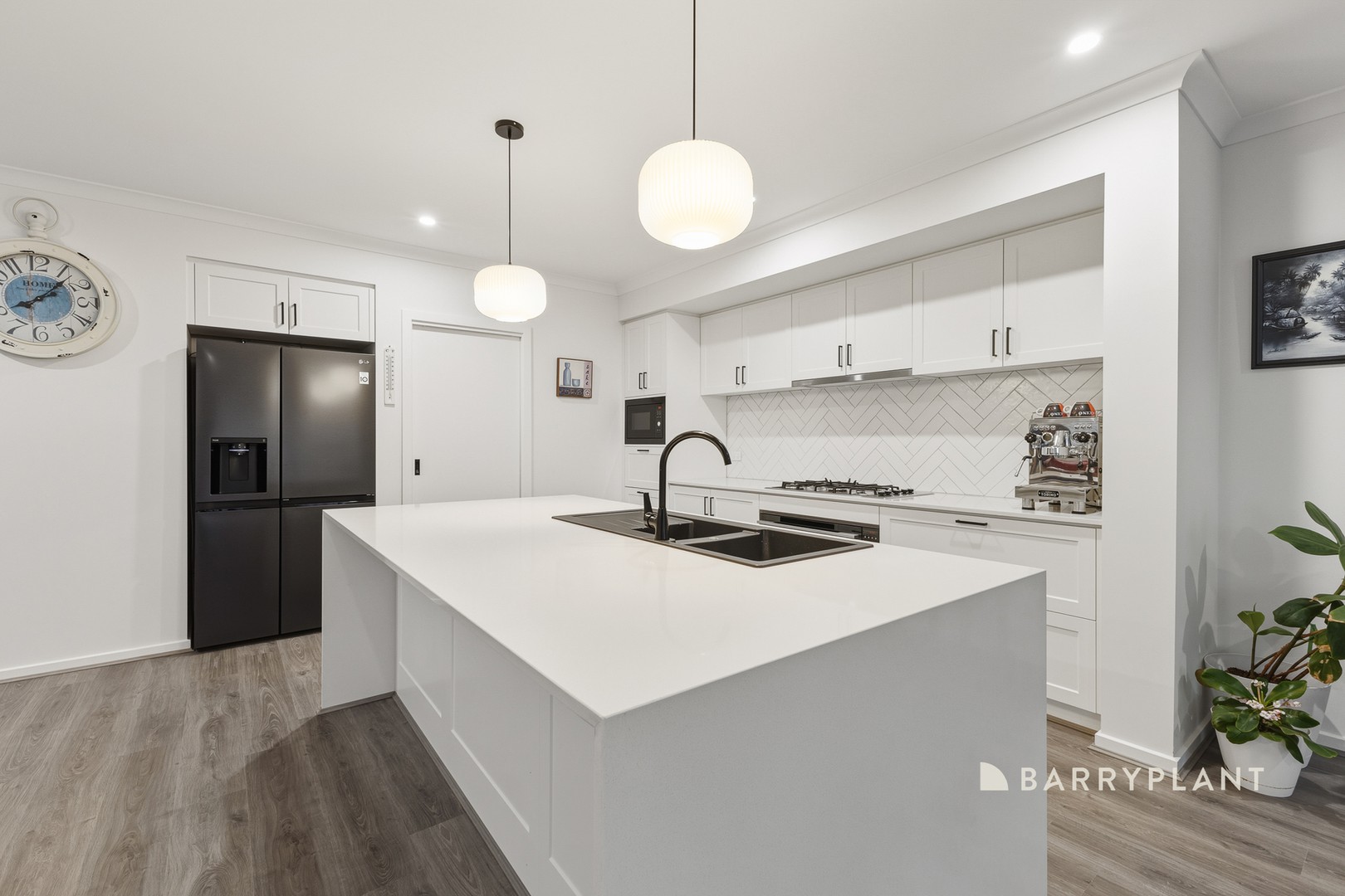 13 Mainstone Street, Drouin, VIC 3818 - Thumbnail 2 - 01/12/2025