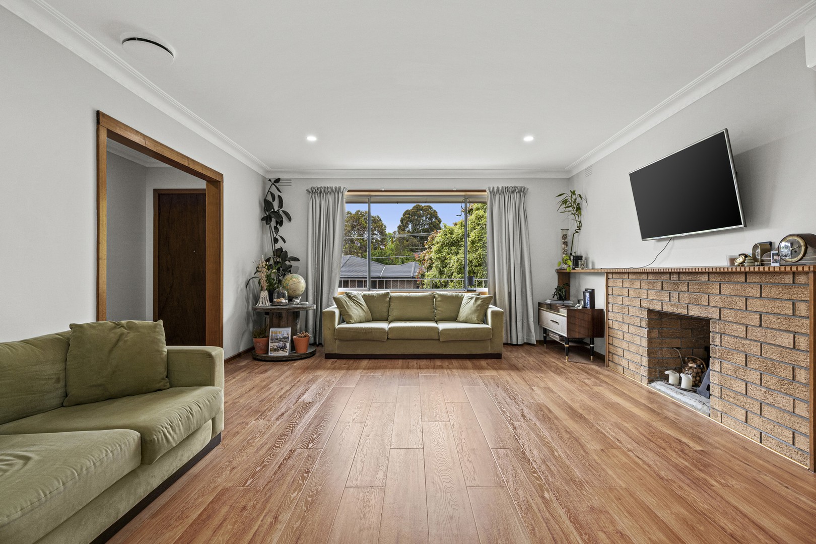 13 McDermott Avenue, Mooroolbark, VIC 3138, Mooroolbark - Thumbnail 2