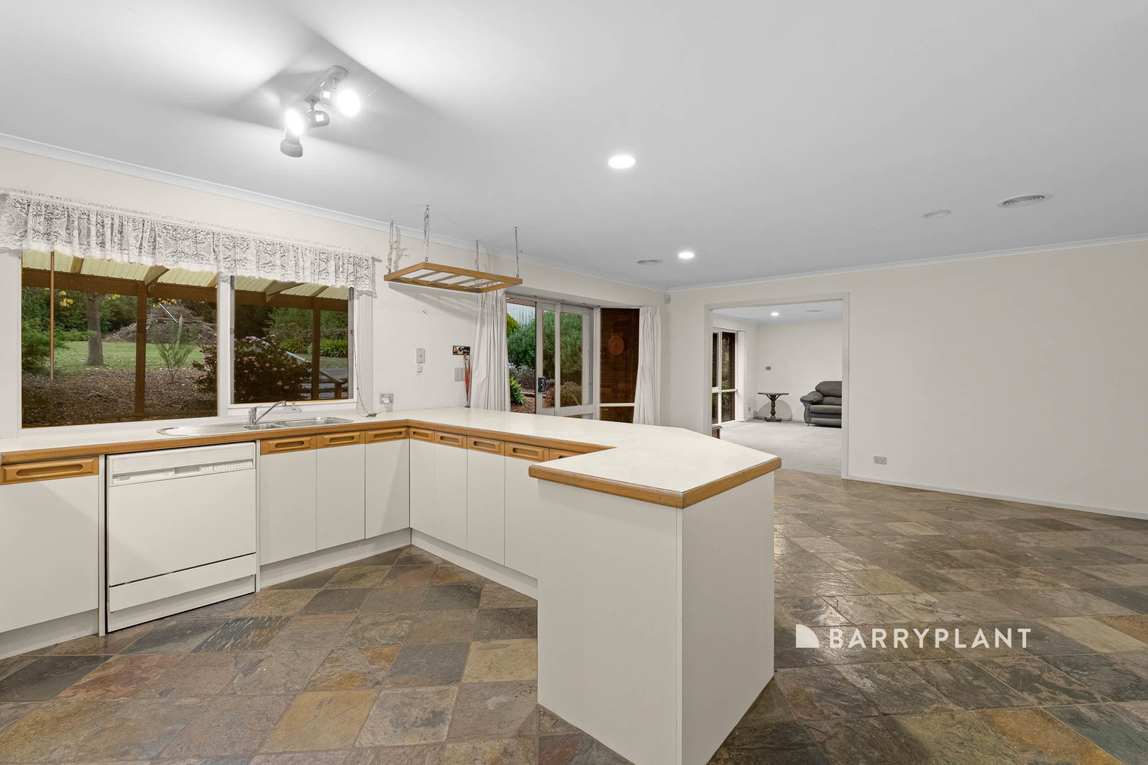 13 Mckenzie Lane, Narre Warren North, VIC 3804, Narre Warren North - Thumbnail 3