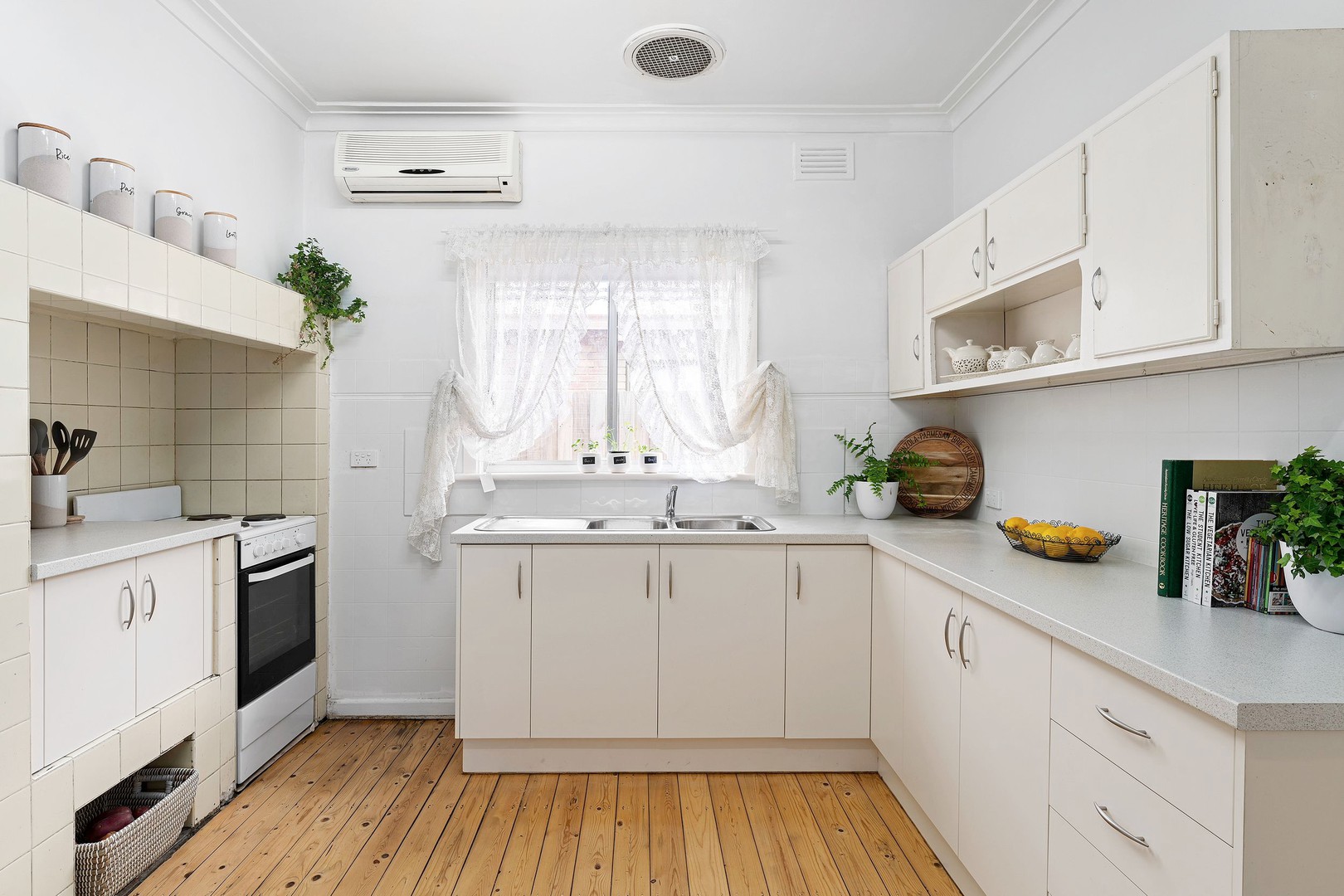 13 McLaughlin Street, Ardeer, VIC 3022, Ardeer - Thumbnail 4