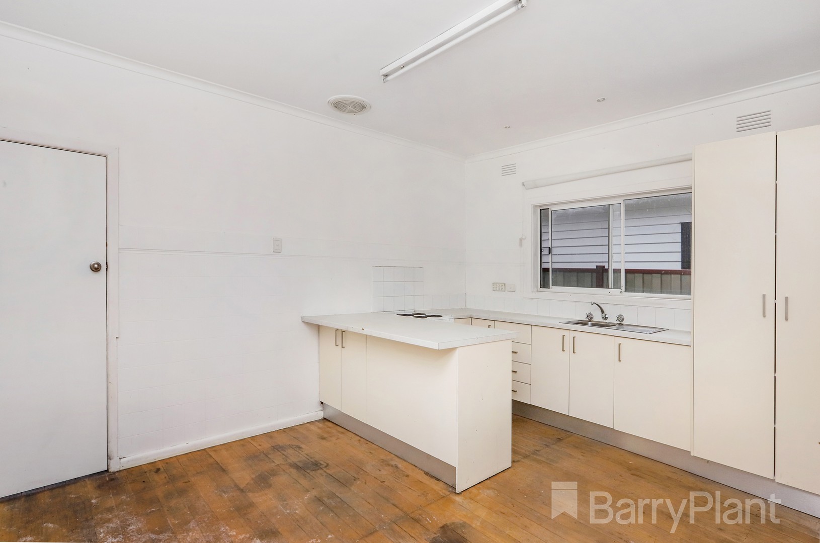 13 Moira Street, Sunshine, VIC 3020, Sunshine - Thumbnail 4