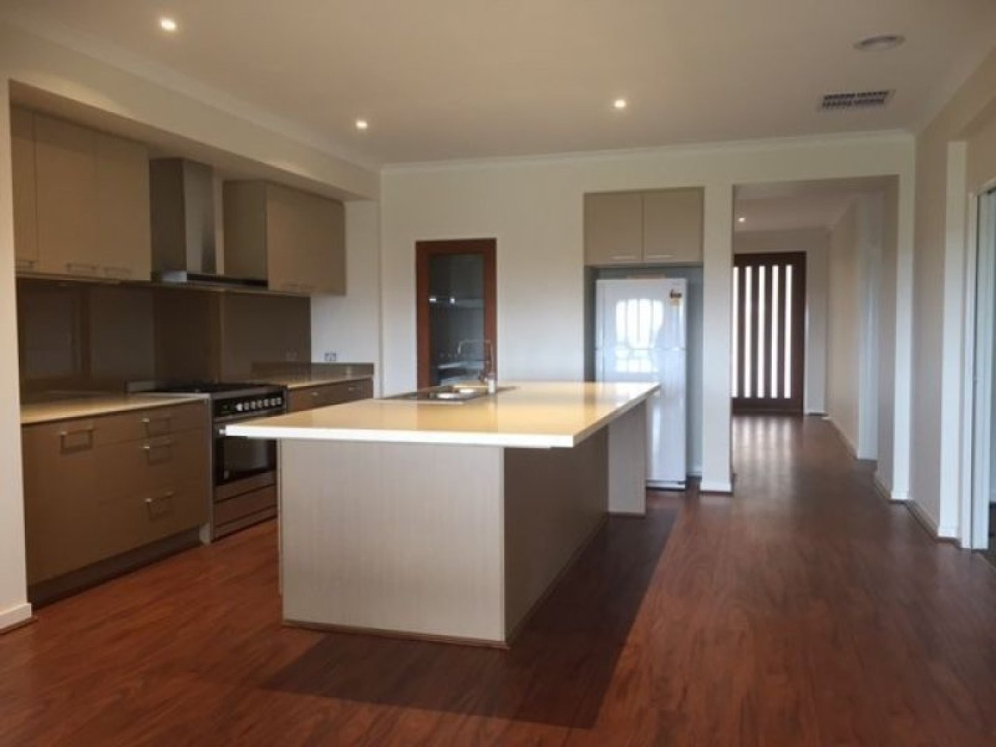 13 Montpellier Crescent, Craigieburn, VIC 3064, Craigieburn - Thumbnail 2