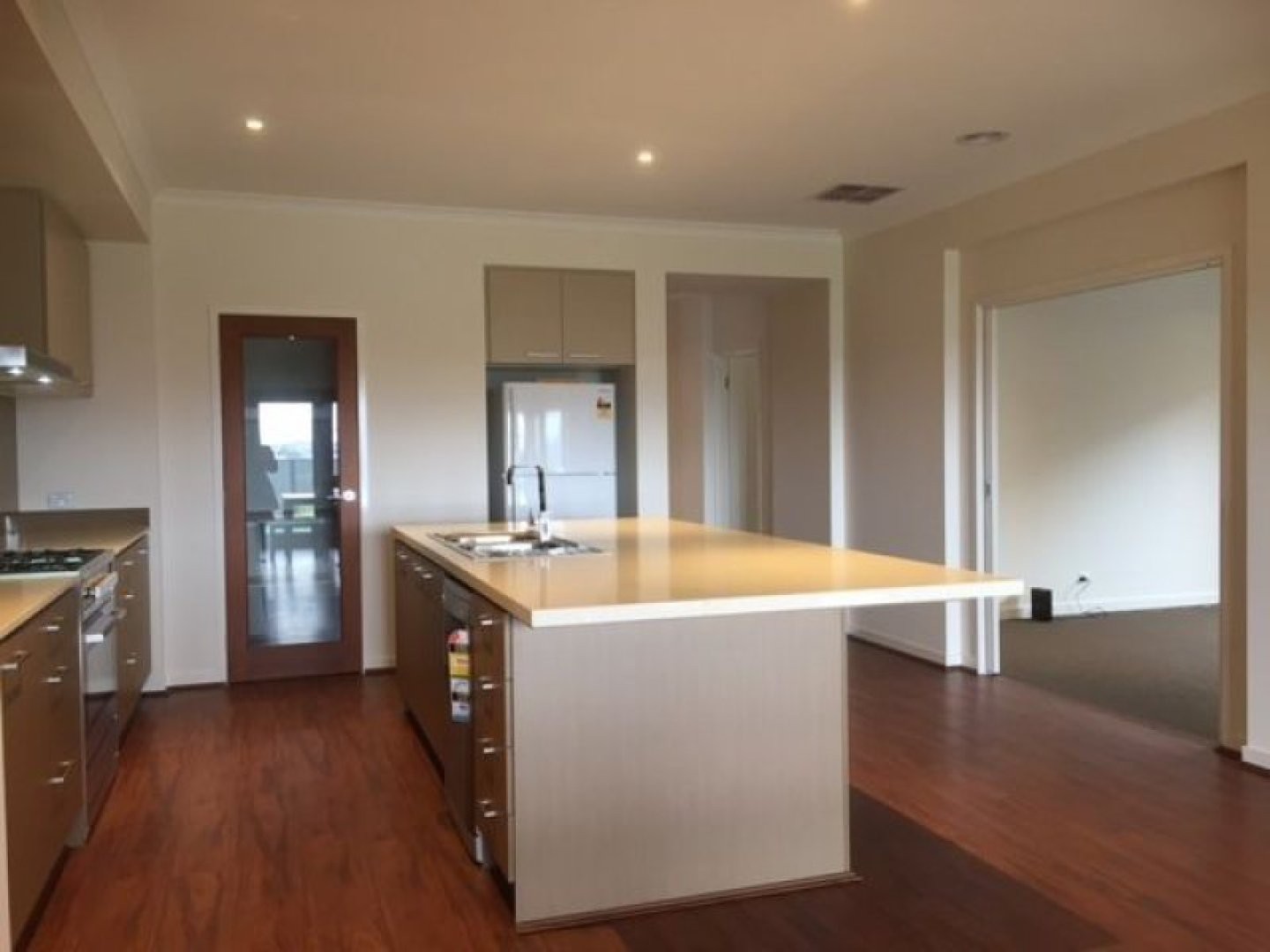 13 Montpellier Crescent, Craigieburn, VIC 3064, Craigieburn - Thumbnail 3