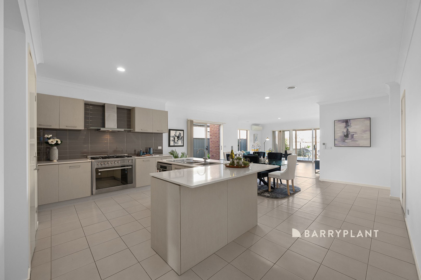 13 Page Close, Pakenham, VIC 3810, Pakenham - Thumbnail 7