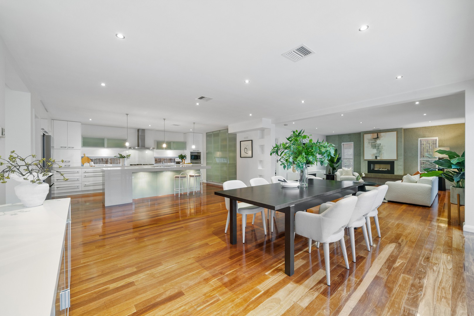 13 Pembury Way, Hillside, VIC 3037, Hillside - Thumbnail 3