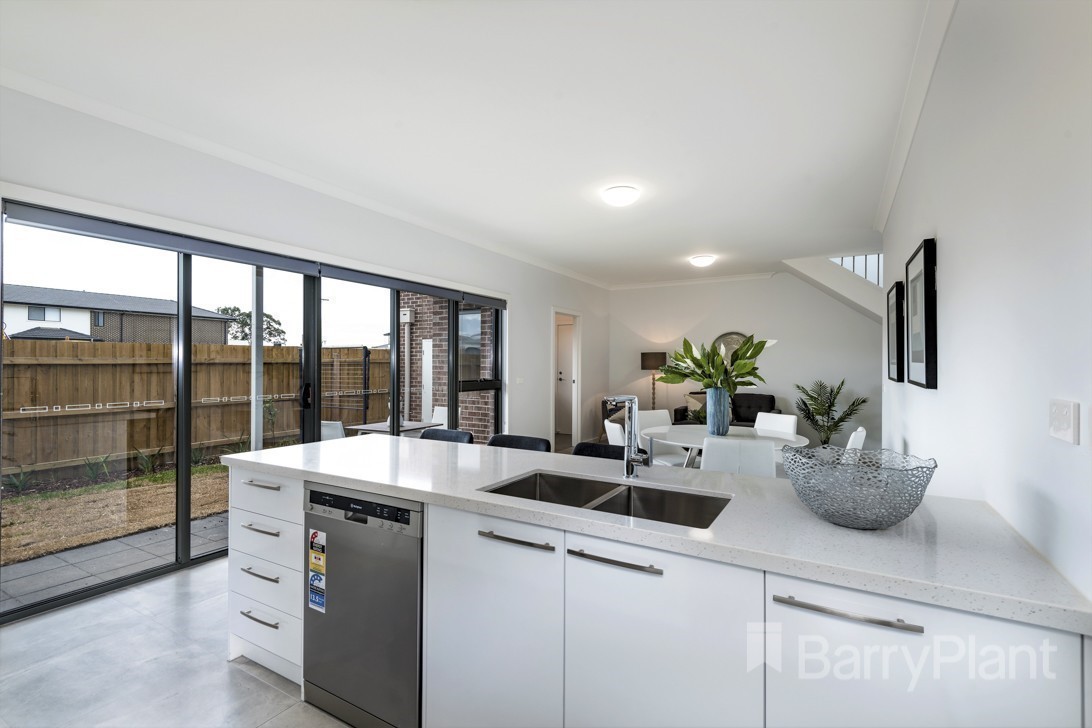 13 Perissos Place, Keysborough, VIC 3173, Keysborough - Thumbnail 5