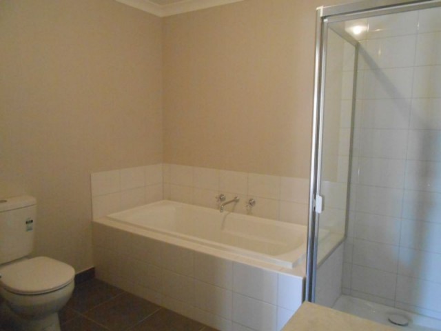 13 Persimmon Way, Doreen, VIC 3754, Doreen - Thumbnail 3