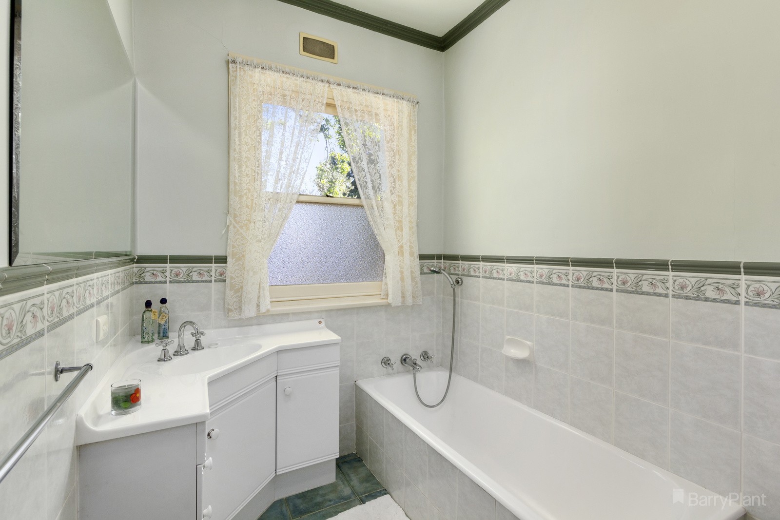 13 Pine Road, Bayswater, VIC 3153, Bayswater - Thumbnail 7