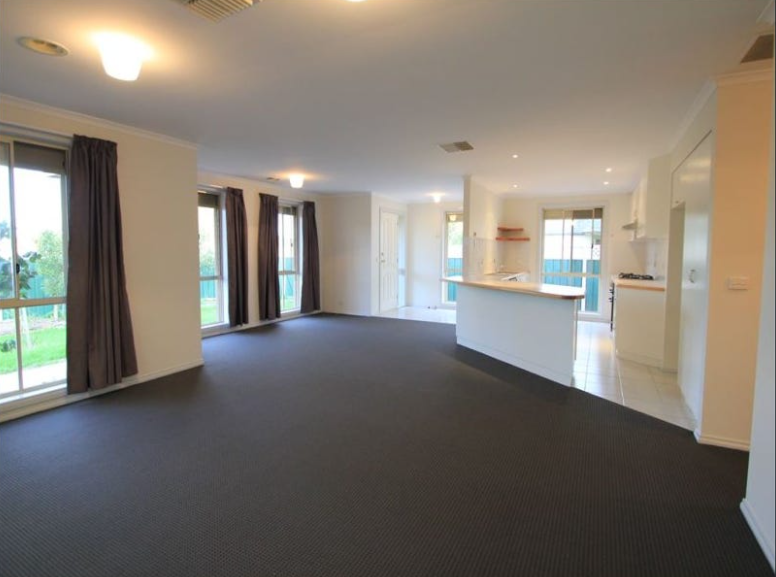 13 Raglan Street, Avondale Heights, VIC 3034 - Thumbnail 2 - 15/08/2022
