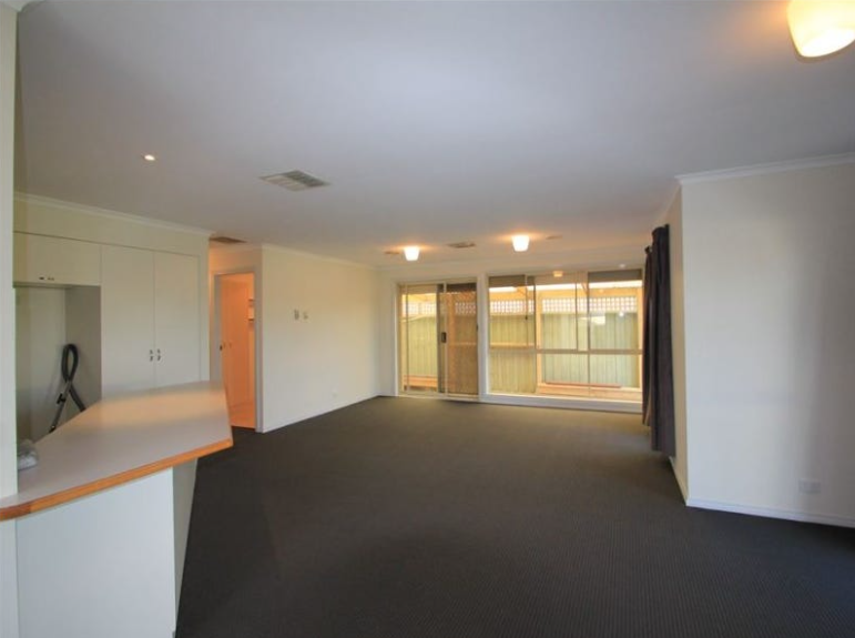 13 Raglan Street, Avondale Heights, VIC 3034, Avondale Heights - Thumbnail 4