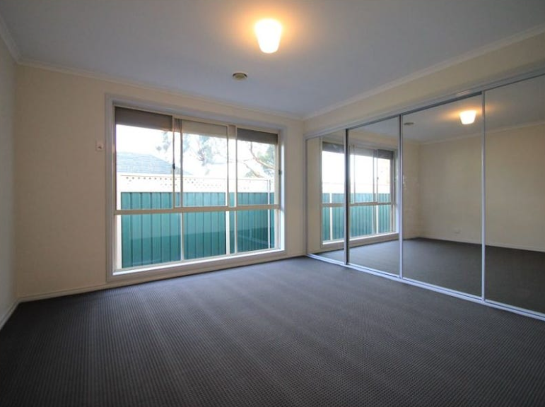13 Raglan Street, Avondale Heights, VIC 3034, Avondale Heights - Thumbnail 5