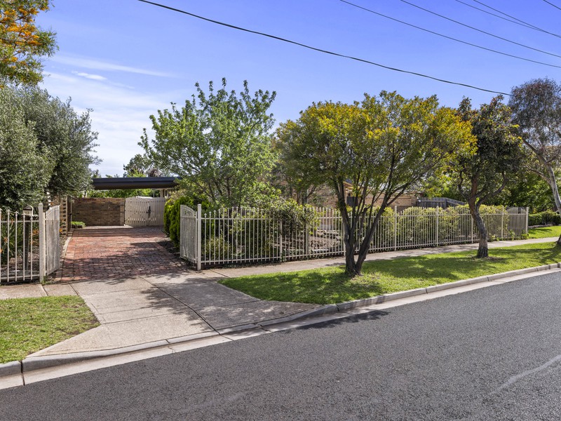 13 Risson Street, Melton South, VIC 3338 - Image - 05/12/2025