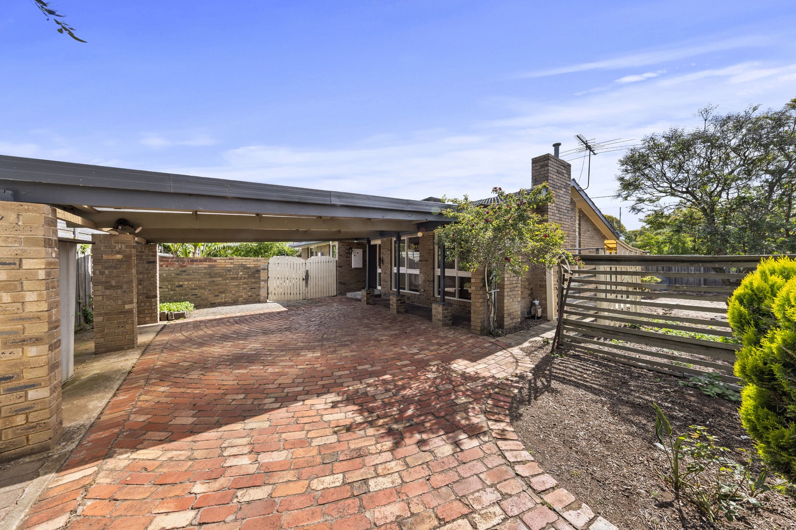 13 Risson Street, Melton South, VIC 3338, Melton South - Thumbnail 3