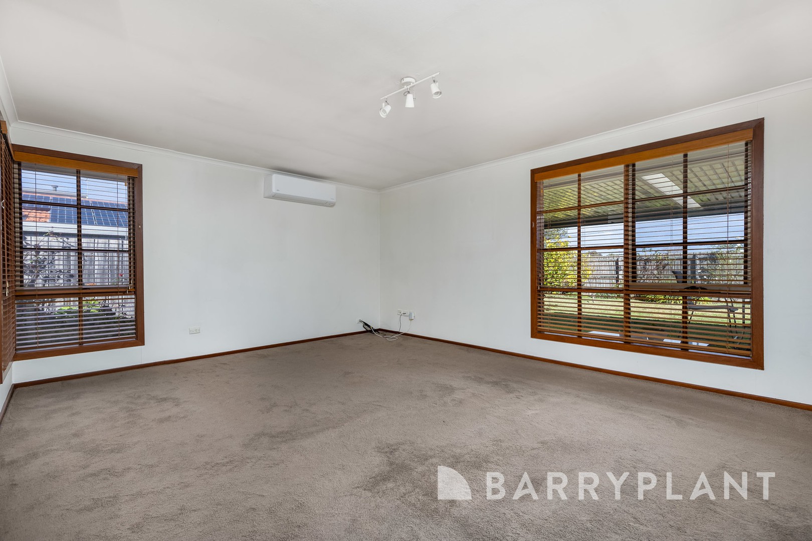 13 Rosscommon Place, Seabrook, VIC 3028, Seabrook - Thumbnail 2