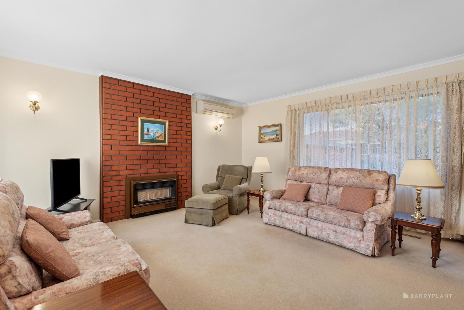 13 Ruby Street, Burwood East, VIC 3151 - Thumbnail 2 - 06/02/2025